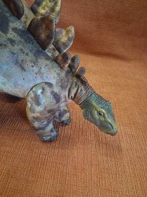 The Lost World Jurassic Park 1997 Stegosaurus 20" Long Plush Stuffed Dinosaur - Thumbnail 4
