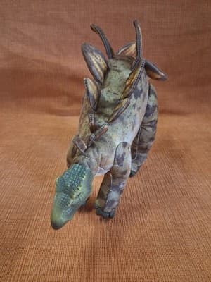 The Lost World Jurassic Park 1997 Stegosaurus 20" Long Plush Stuffed Dinosaur - Thumbnail 5