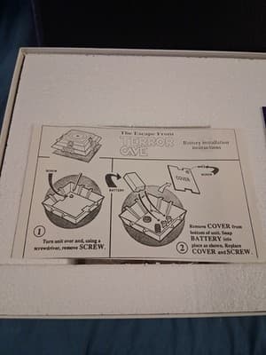 TUNNEL RATS ESCAPE FROM TERROR CAVE ELECTRONIC ACTION BOARD GAME CADACO 1990 - Thumbnail 7