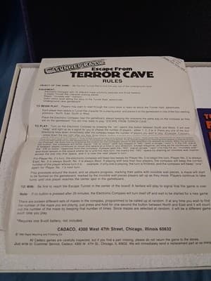 TUNNEL RATS ESCAPE FROM TERROR CAVE ELECTRONIC ACTION BOARD GAME CADACO 1990 - Thumbnail 5