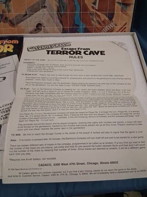 TUNNEL RATS ESCAPE FROM TERROR CAVE ELECTRONIC ACTION BOARD GAME CADACO 1990 - Thumbnail 17