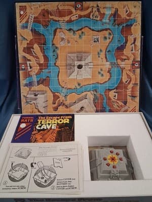 TUNNEL RATS ESCAPE FROM TERROR CAVE ELECTRONIC ACTION BOARD GAME CADACO 1990 - Thumbnail 14