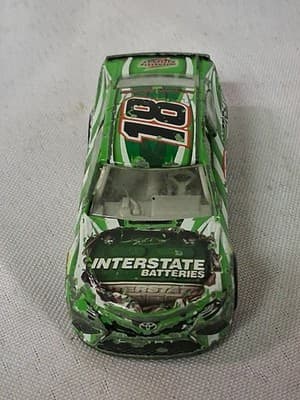 Nascar Authentics Kyle Busch Interstate Batteries #18 Wave 10 1:64 Loose - Thumbnail 3