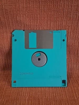 Fujifilm MF2HD Double Sided High Density Floppy Disks 3.5" Teal - Thumbnail 2