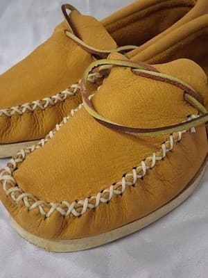 Vintage Handmade Hard Sole Slipper moccasin Size 9 GREAT CONDITION With Box - Thumbnail 2