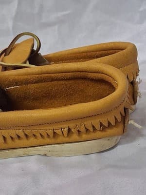 Vintage Handmade Hard Sole Slipper moccasin Size 9 GREAT CONDITION With Box - Thumbnail 3