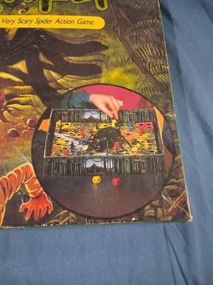 RARE 1990 Tiger Electronics Tarantula Spider Board Game - Thumbnail 2