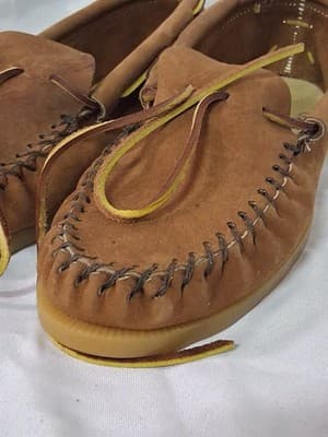 Vintage Handmade Hard Sole Slipper moccasin Size 9 GREAT CONDITION With Box - Thumbnail 2