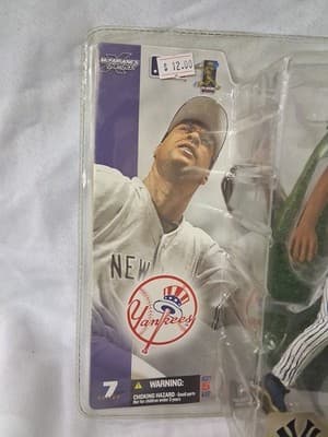 Bernie Williams McFarlane Figure Pinstripes Variant Series 7 New York Yankees ⚾️ - Thumbnail 2
