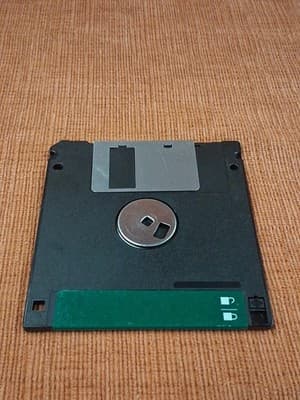 Vintage 3.5” Floppy Disk (3 1/2 Inch) Imation IBM 2HD 1.44MB Formatted Green - Thumbnail 2