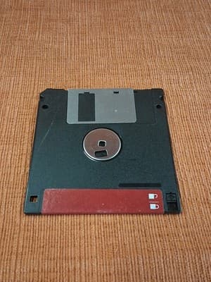 Vintage 3.5” Floppy Disk (3 1/2 Inch) Imation IBM 2HD 1.44MB Formatted Red - Thumbnail 2