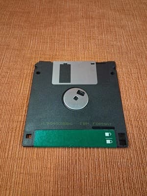 Sony 3.5" Floppy Disk - IBM Formatted - 1.44 MB - Single - Thumbnail 2