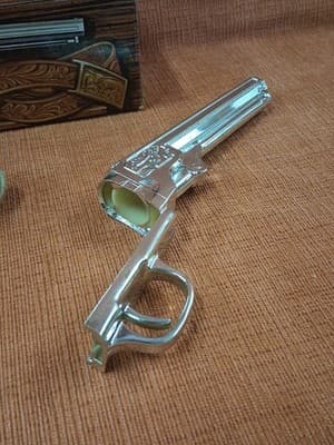 Vintage Avon Colt Revolver 1851 Wild Country After shave 3 FL. OZ With Box - Thumbnail 7
