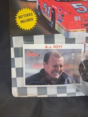 NASCAR RACING CHAMPIONS ROARING RACERS REAL ENGINE SOUND A. J. FOYT 1991 - Thumbnail 3