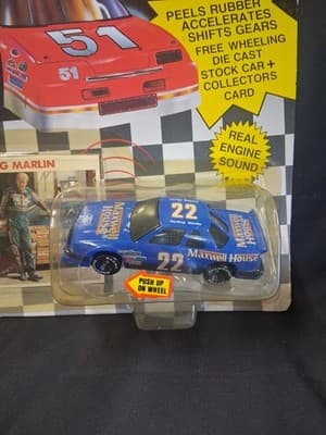 Racing Champions ROARING RACERS 1/64th NASCAR #22 STERLING MARLIN - Thumbnail 2