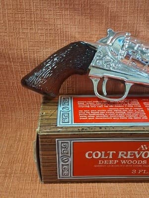Vintage Avon Colt Revolver 1851 Wild Country After shave 3 FL. OZ With Box - Thumbnail 2