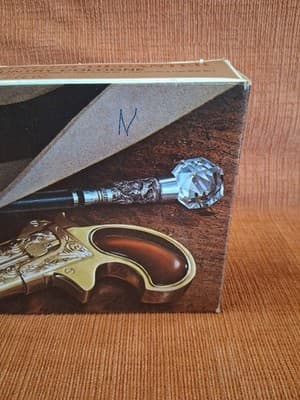 AVON DERRINGER DECANTER Deep Woods Cologne Empty In Box Double Barrel Pistol - Thumbnail 3