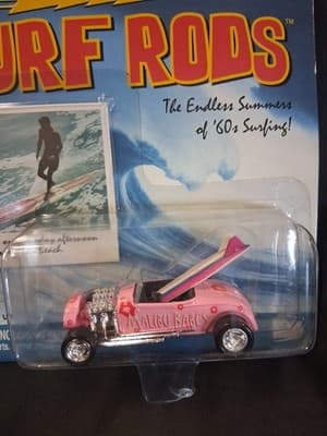 Johnny Lightning Surf Rods Pink Malibu Babes Hot Rod 1/64 - New - Thumbnail 2