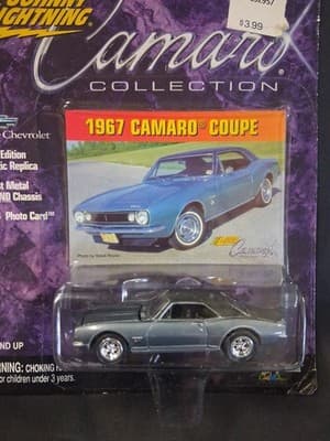 1967 CAMARO COUPE Johnny Lightning CAMARO COLLECTION SEALED Car - Thumbnail 2