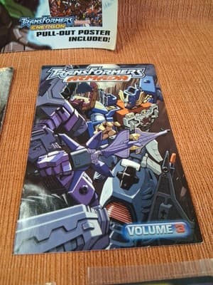 Transformers Energon (Walmart Exclusive Comic Book) + Bonus Items Mini Book Ect - Thumbnail 4