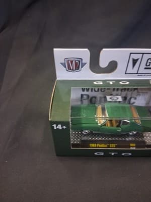 M2 MACHINES0 2023 DETROIT MUSCLE R69 - 1969 PONTIAC GTO GREEN - Thumbnail 2