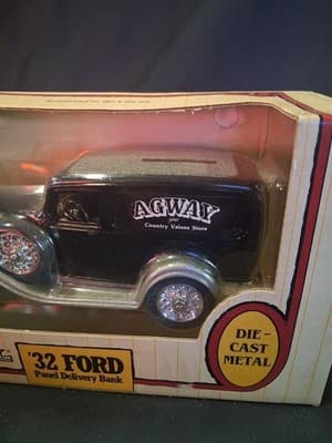 Vintage ERTL 1932 Ford Panel Delivery Bank Diecast-New In Box - Thumbnail 3