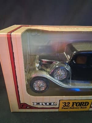 Vintage ERTL 1932 Ford Panel Delivery Bank Diecast-New In Box - Thumbnail 2