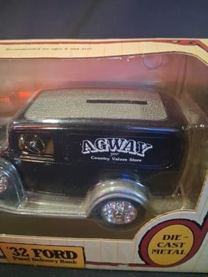 Vintage ERTL 1932 Ford Panel Delivery Bank Diecast-New In Box - Thumbnail 4