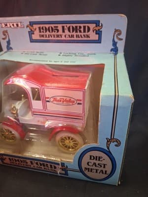 “True Value” 1905 Ford Delivery Car Bank Die-Cast Metal ERTL - Thumbnail 3