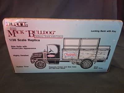 Ertl Mack 1926 Bulldog True Value Delivery Truck Crates 1:38 Scale DieCast NIB📦 - Thumbnail 7