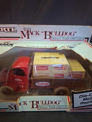 Ertl Mack 1926 Bulldog True Value Delivery Truck Crates 1:38 Scale DieCast NIB📦 - Thumbnail 3