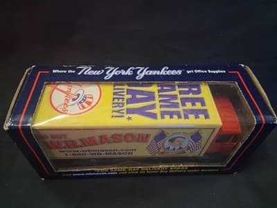NY YANKEES LIMITED ED. W.B. WB MASON COLLECTIBLE DELIVERY SUPPLY TRUCK SGA 2010! - Thumbnail 3