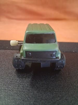 Vintage Green Military Van Truck Wind-Up Plastic Toy Made In Japan 1980s As Is - Thumbnail 3
