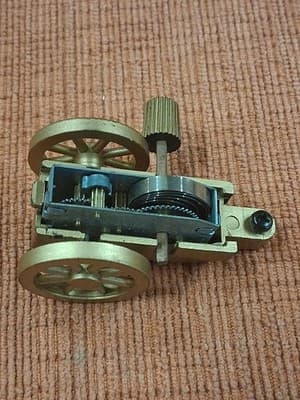 Vtg Very Rare Brass Color Wind-Up Plastic Toy Made In 1980s Cannon Wheel Trailer - Thumbnail 6