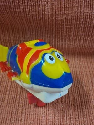 Vtg Rare Wind-Up Fish Vjbrant Plastic BathtubToy Made In Japan 1981 - Thumbnail 2
