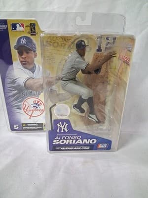 ALFONSO SORIANO 2003 MCFARLANE MLB ACTION FIGURE SERIES 5 NEW YORK YANKEES NIB - Thumbnail 2