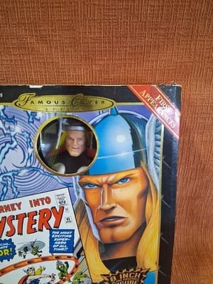 1998 ToyBiz Marvel Famous Covers The Mighty Thor Action Figure NEW - Thumbnail 3
