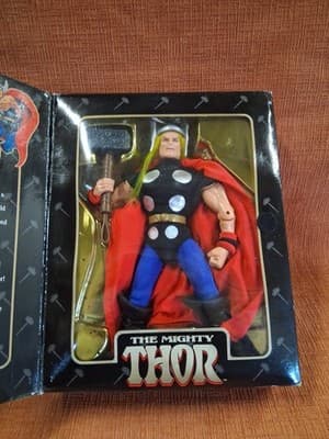 1998 ToyBiz Marvel Famous Covers The Mighty Thor Action Figure NEW - Thumbnail 10