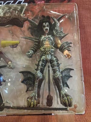 NOC 1998 MCFARLANE KISS PSYCHO CIRCUS GENE SIMMONS ACTION FIGURE - Thumbnail 4