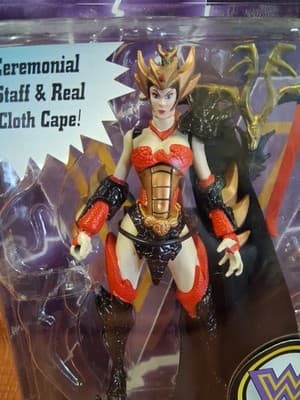 Wetworks BLOOD QUEEN Black Cape Red Ultra Action Figure NEW 1996 McFarlane Toys - Thumbnail 3