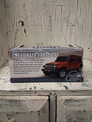 2014 Greenlight Wrangler Unlimited Freedom Edition - Thumbnail 3