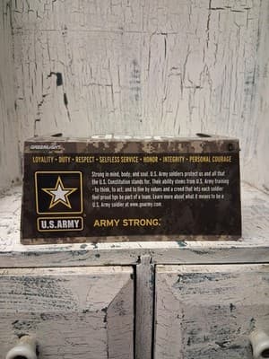 GREENLIGHT 86043 2012 JEEP WRANGLER U.S. ARMY 1:43 with DISPLAY CASE DARK GREEN - Thumbnail 3