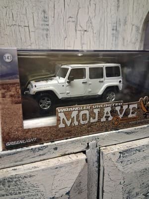 2015 Greenlight 1/43 Wrangler Unlimited Mojave BNIB Open Box - Thumbnail 2