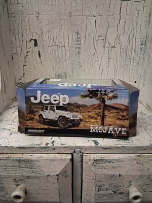 2015 Greenlight 1/43 Wrangler Unlimited Mojave BNIB Open Box - Thumbnail 4
