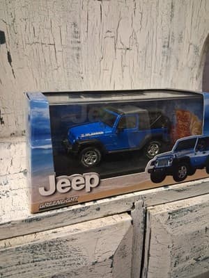 Greenlight Blue 1/43 Scale 2010 Jeep Wrangler Island Edition Diecast Truck - Thumbnail 2