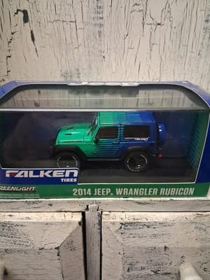 Greenlight 86090 1/43 2014 Jeep Wrangler Rubicon Falken Tires in Case - Thumbnail 2