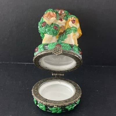 Vintage Metal Hinged Trinket Box Adam and Eve by Apple Tree with Apple Insert - Thumbnail 3