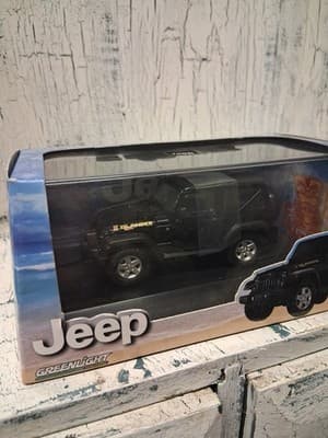 Greenlight 86048 1/43 Scale 2010 Jeep Wrangler Island Edition Diecast Truck - Thumbnail 2