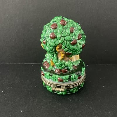 Vintage Metal Hinged Trinket Box Adam and Eve by Apple Tree with Apple Insert - Thumbnail 4