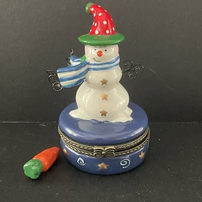 New in Box VTG 1999 Porcelain Trinket Snowman Box w Christmas Tree Inside Avon - Thumbnail 6